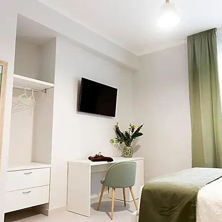 Bed and Breakfast Li Cetti Λέτσε