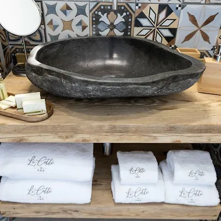 Bed and Breakfast Li Cetti Λέτσε