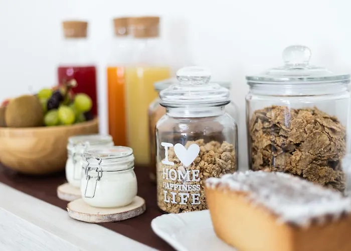 לינה וארוחת בוקר Li Cetti